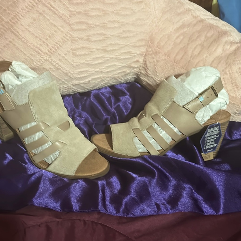 Tom’s Tan Sandals